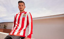 Hiram Mier porta nueva playera de Chivas. (FOTO: Puma México)