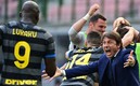 El júbilo de Conte y los jugadores del Inter tras el gol de Darmian para el triunfo. Foto: AFP