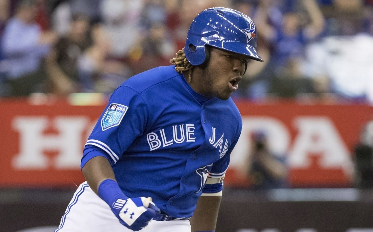 Vladimir Guerrero Jr. aplastó el lanzamiento del tres veces premio Cy Young. (Foto: AP)