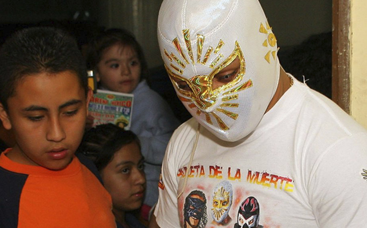 Místico en el Top 10 de luchadores que se convirtieron en ídolos de los niños. (Foto: AP)