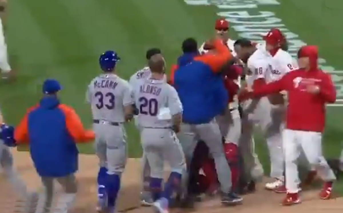 ¿QUÉ PASÓ? Se vacían las bancas entre Phillies y Mets