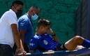 El asistente no pudo continuar en el juego Sub-17 de Tigres y Chivas. Foto: Imago7