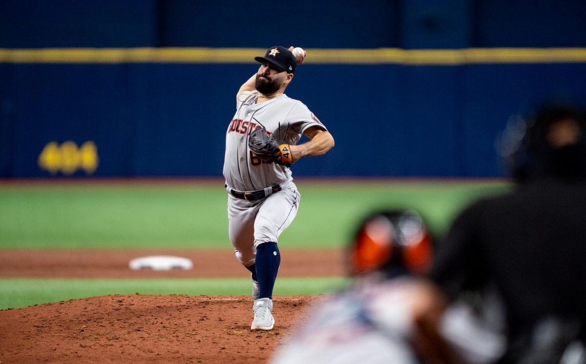 José Urquidy festejó su cumpleaños lanzando su mejor salida en Grandes Ligas. (MLB México)