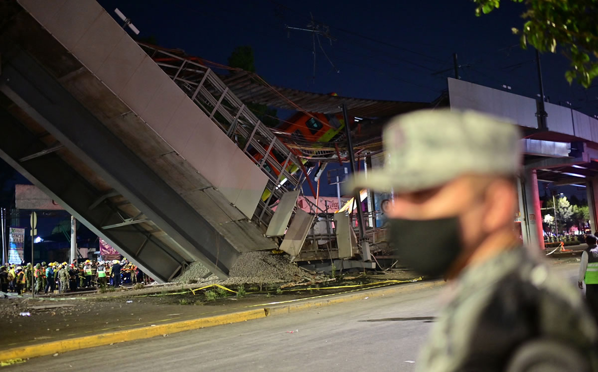 Autoridades se presentaron al lugar (AFP)