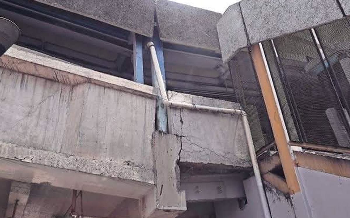 Se pueden ver estructuras colgadas.