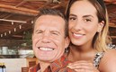 Nicole Chávez es muy cercana a su padre.
