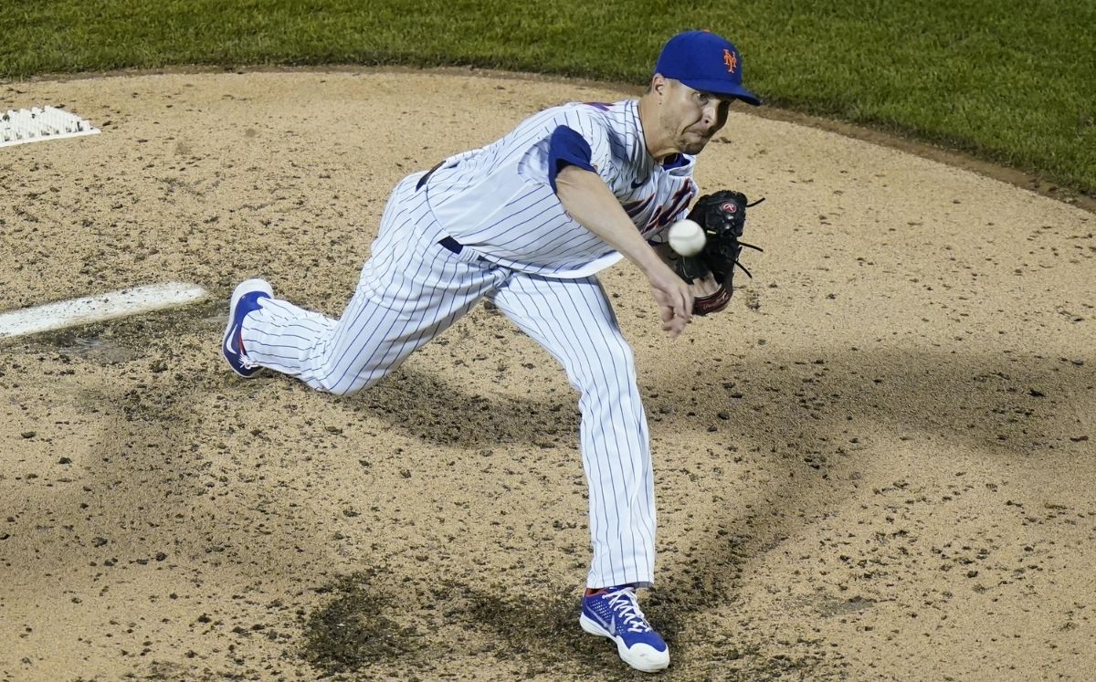 Jacob deGrom se perdió su apertura del martes por la molestia. (AP)