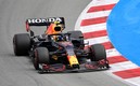 El piloto mexicano inició en octavo y terminó en quinto puesto en el GP de España. Foto: AFP