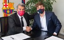 Laporta acompañó al juvenil al momento de firmar su renovación. FOTO: Europa Press.