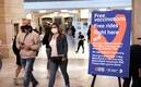 Cualquiera que desee vacunarse en la estación, lo puede hacer con la Johnson & Johnson