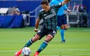 Chicharito cobró muy anunciado y se lo adivinaron. Foto: Reuters