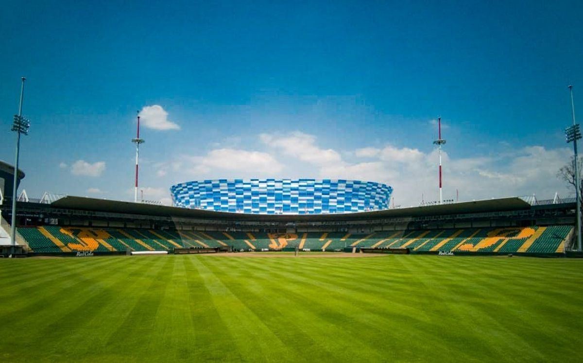 El Estadio Hermanos Serdán iniciará la temporada con 30% de aforo permitido. (Cortesía)