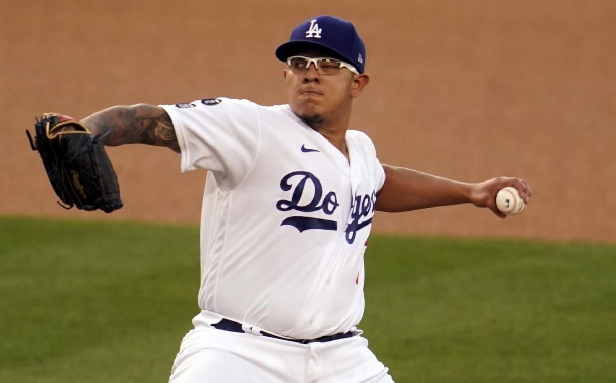 Julio Urías hará su novena apertura de esta temporada en MLB contra Arizona. (AP)