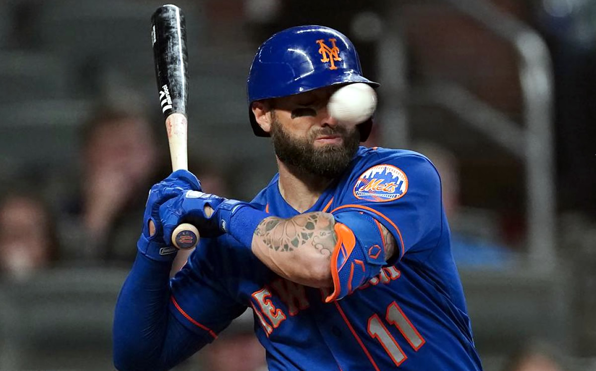 Dan reporte médico de Kevin Pillar tras el pelotazo en la cara