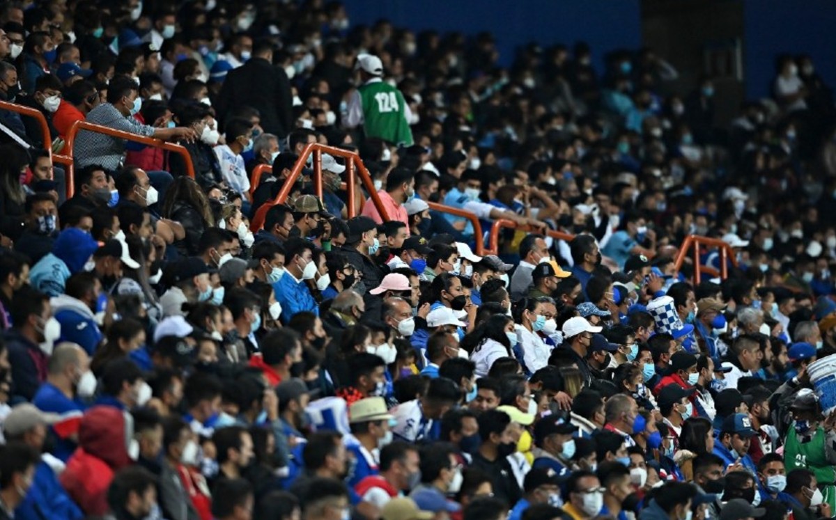 Para los minutos finales del partido el lleno en el Estadio Hidalgo era evidente. FOTO: Imago7.
