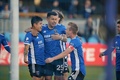 Chofis fue felicitado por sus compañeros (Twitter @SJEarthquakes)