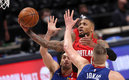 Damian Lillard se portó a la altura de las mega estrellas (AFP)