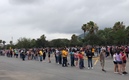 Las filas eran muy largas en el Estadio Universitario. (Foto: Jorge Rosales)