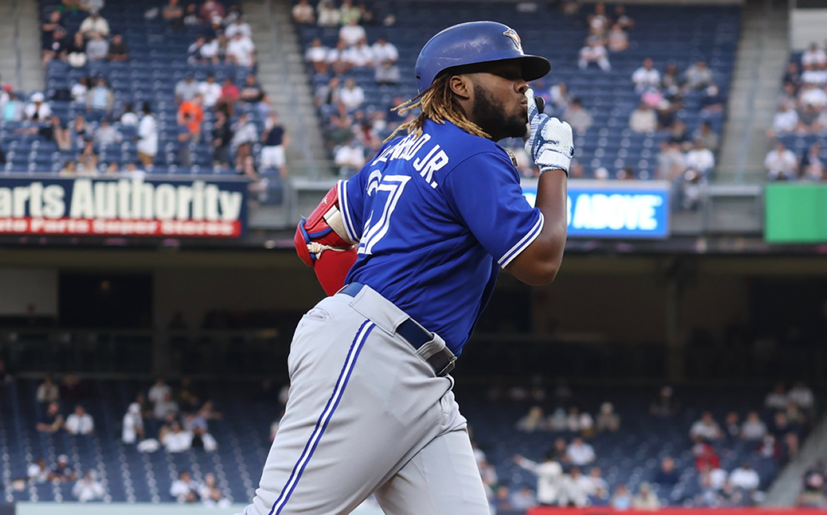 ¡SILENCIO! Vlad líder de jonrones y los Blue Jays ganan en NY