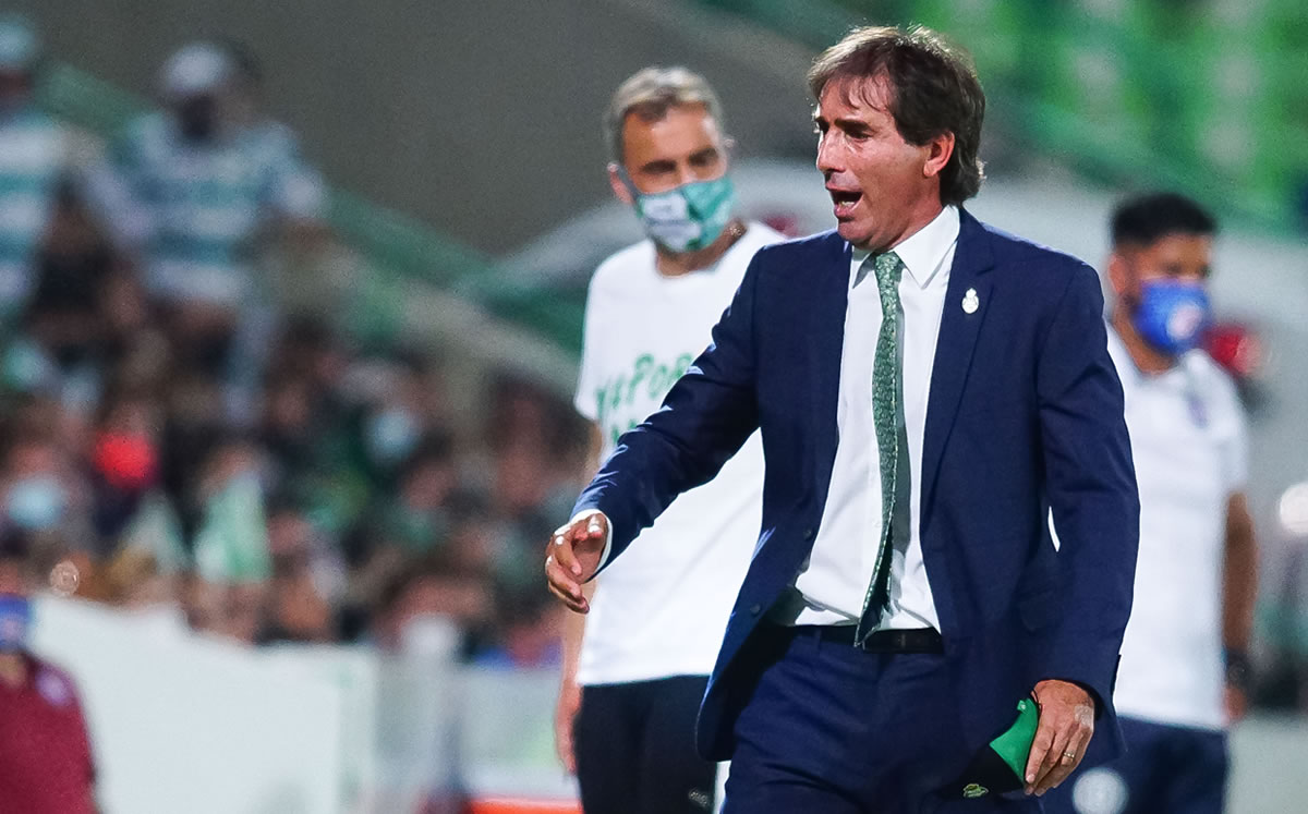 Guillermo Almada no pudo arañar ni el empate (Imago7)