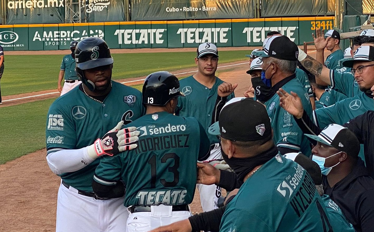 Mariachis pierde el invicto; Saraperos los vence 7-5