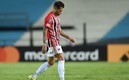 Alves tiene una lesión en la rodilla derecha. Foto: Reuters
