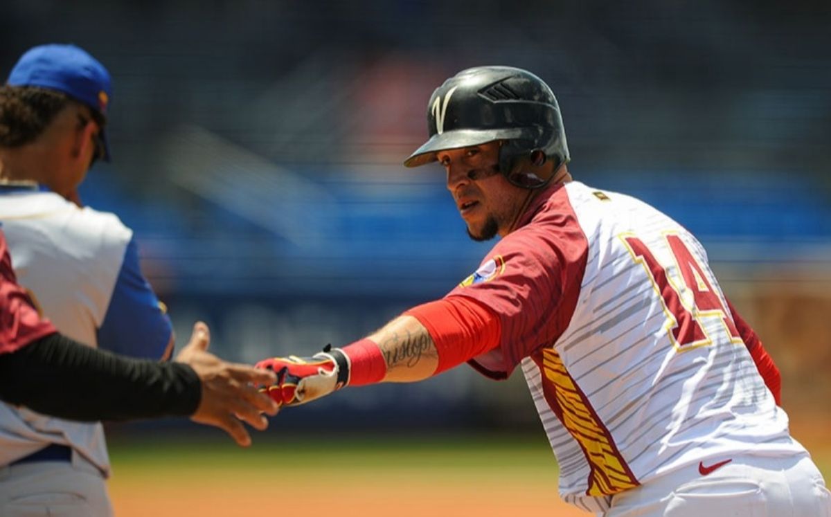 Venezuela está a un juego de clasificar a la super ronda. (WBSC)