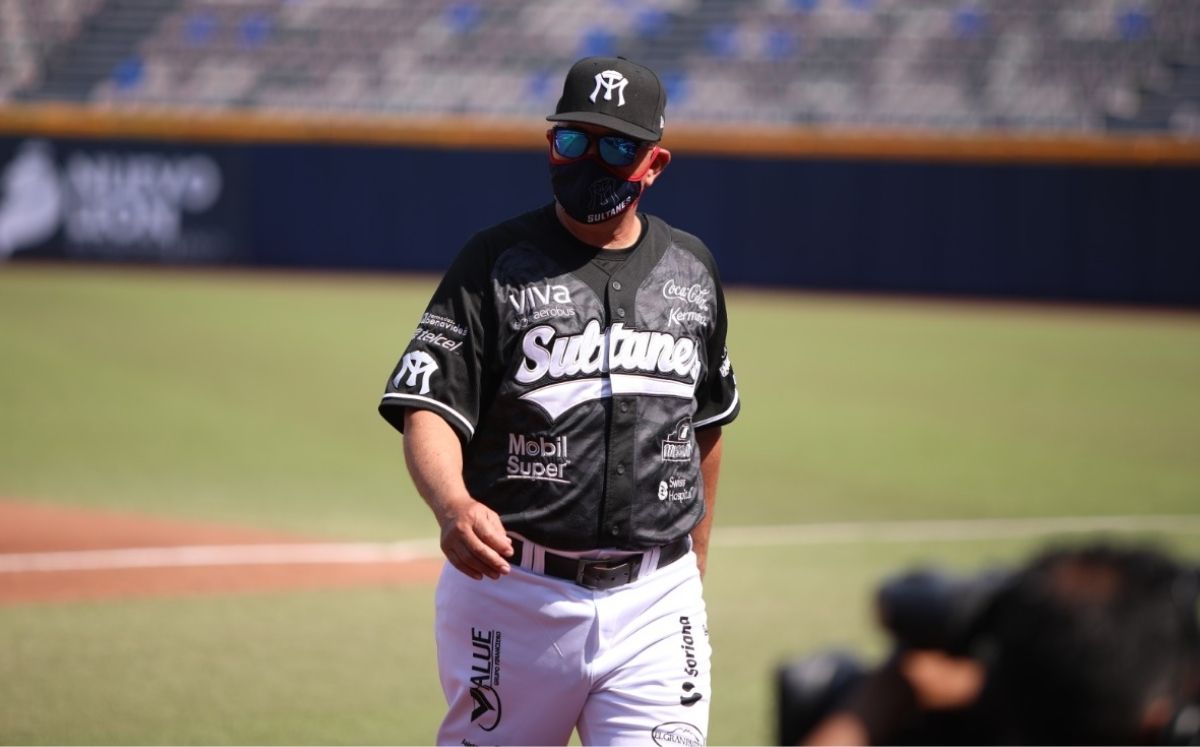 Homar Rojas también fue manager de Sultanes en su incursión en la Liga del Pacífico. (Foto: @SultanesOficial)