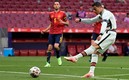 Cristiano Ronaldo se fue en blanco ante España. FOTO: AFP.