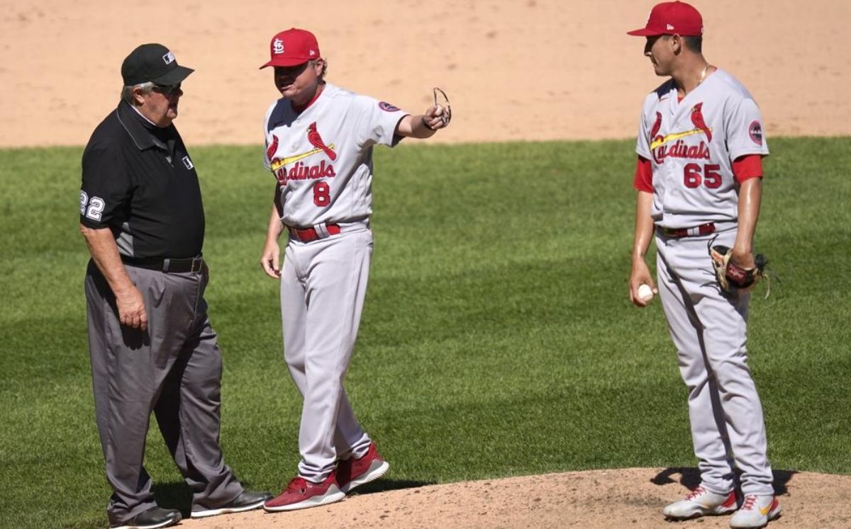 La discusión de las sustancias ajenas se ha prolongado en MLB desde un juego a finales de mayo. (AP)