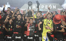 Pulga Rodríguez levantó el trofeo (Reuters)