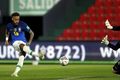 Neymar abrió el marcador para Brasil en el Defensores del Chaco (FOTO: Twitter)