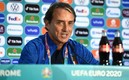 El estratega italiano durante la conferencia previa al debut este viernes ante Turquía. Foto: AFP