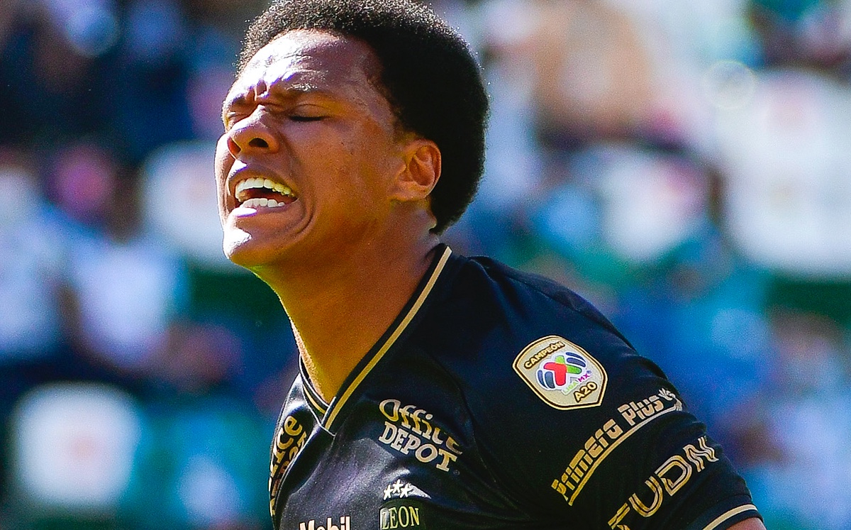 Moreno sufrió lesión y tendrá que regresar a México. (Foto: Imago7)
