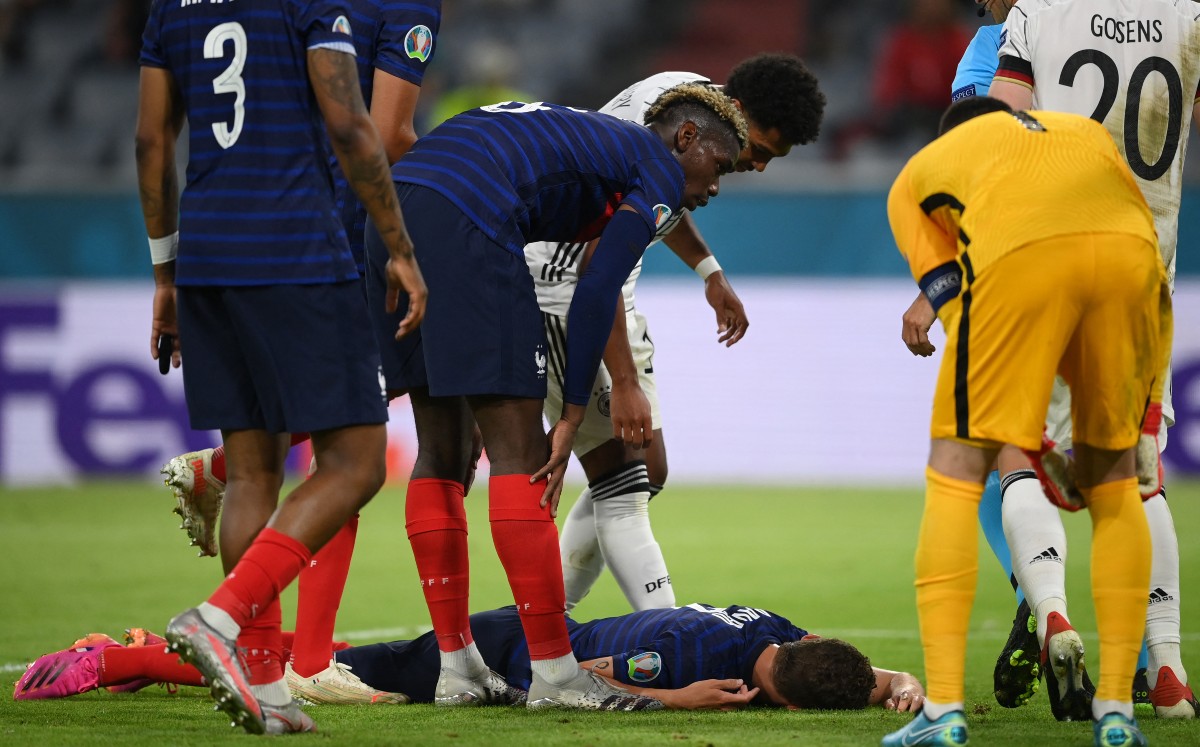 La UEFA pide explicaciones a Francia por el regreso de Pavard Eurocopa 2021. Benjamin Pavard: estuve desmayado 10 o 15 segundos - Mediotiempo