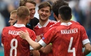 Rusia pudo con Finlandia tras el trago amargo de la lesión de su jugador. (Foto: @EURO2020)