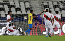 Brasil vuelve a golear y con facilidad pasa sobre el subcampeón, Perú