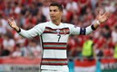 Cristiano Ronaldo tuvo que mostrar su acreditación en el estadio. Foto: AFP