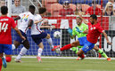 Aaronson colaboró en la goleada. (Foto: Reuters)