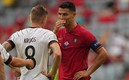 Kroos y Cristiano fueron capatados charlando. Foto: Reuters