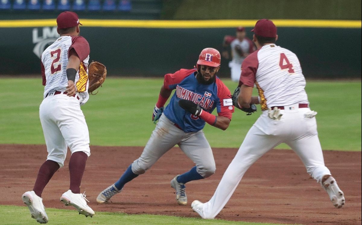 Venezuela y República Dominicana se enfrentaron en la primera jornada del torneo. (WBSC)