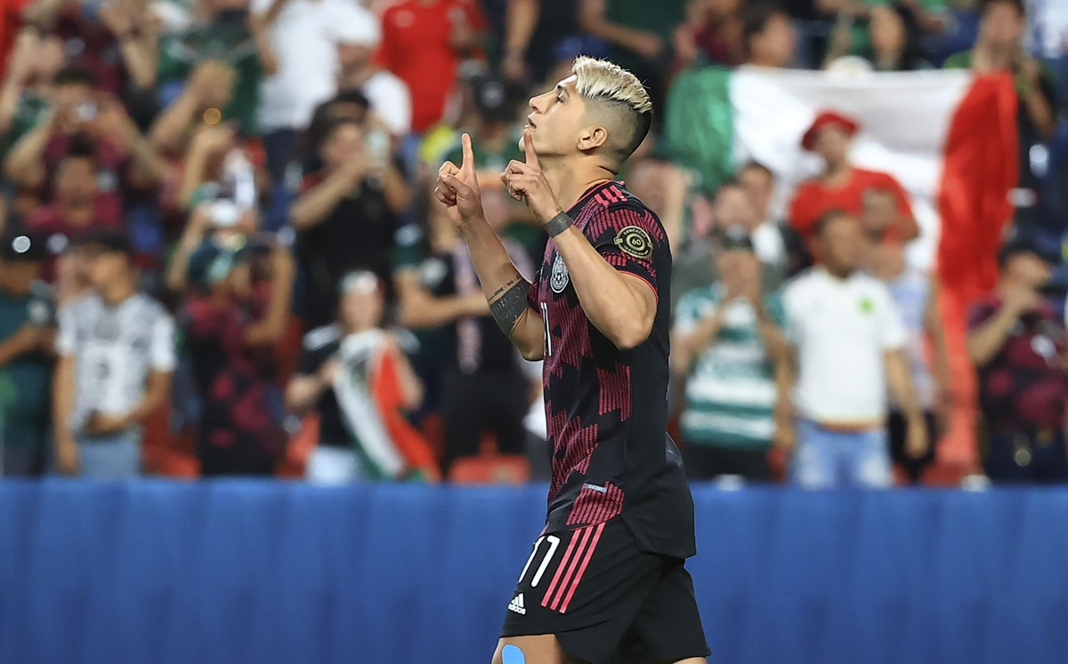 Alan Pulido reportará con la Selección Mexicana a pesar de su lesión - Vimarsana News