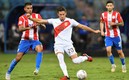 El delantero mexico-peruano entró en la parte complementaria y mostró mucho ímpetu al ataque. Foto: AFP