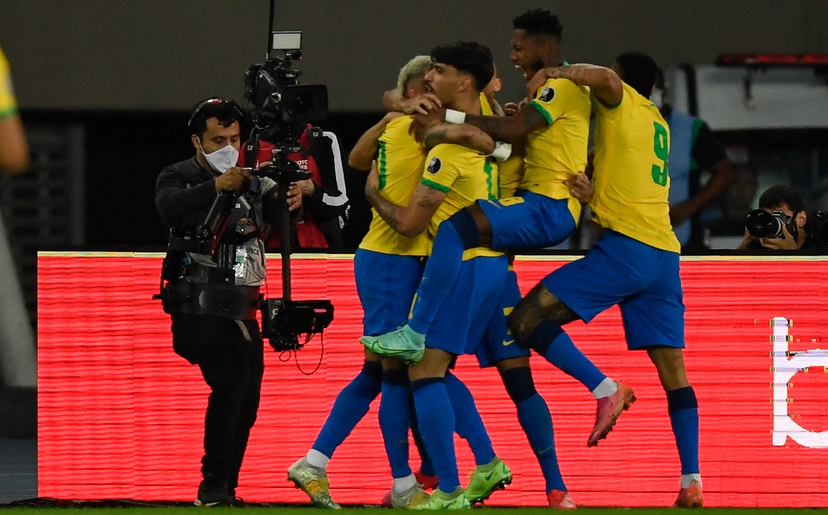 Brasil vs. Chile 1-0; Con diez, Canarinha a Semifinales - Vimarsana News