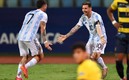 Messi y De Paul celebran uno de los goles de Argentina. Foto: AFP