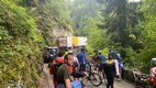 El camión atascado que puso en peligro la octava etapa del Tour de Francia. (Foto: Getty Images)