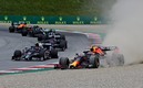 Checo al momento de salirse de la pista en su intento por rebasar a Norris. Foto: AFP
