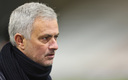 José Mourinho a veces se cansa de vivir 'rodeado de futbol'. (Twitter @SpursOfficial)