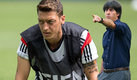 Özil y Löw ganaron el Mundial del 2014 con Alemania. (Mexsport)