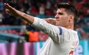 Morata festeja su tanto ante los italianos. FOTO: Reuters.